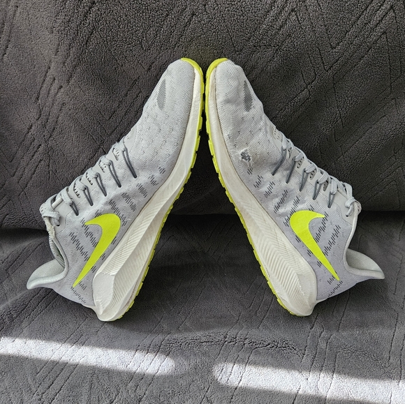 Nike Mens Air Zoom Vomero 14 Running Shoes Grey White Volt Size 12 AH7857 009. - Picture 3 of 11